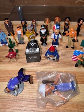(28) Original Homies Vintage Rare Clown Figures Bobbleheads (1 sealed) Lot No
